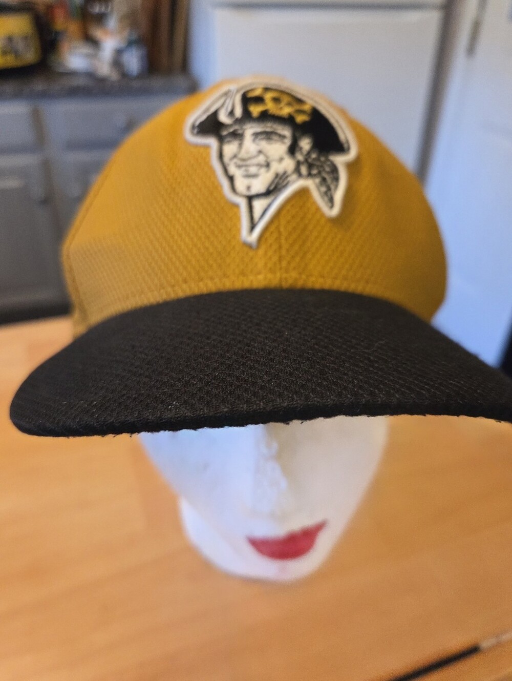 NEW ERA 59 FIFTY PITTSBURGH PIRATES GOLDC & BLACK ADULT BASEBALL CAP SIZE 7-3/8